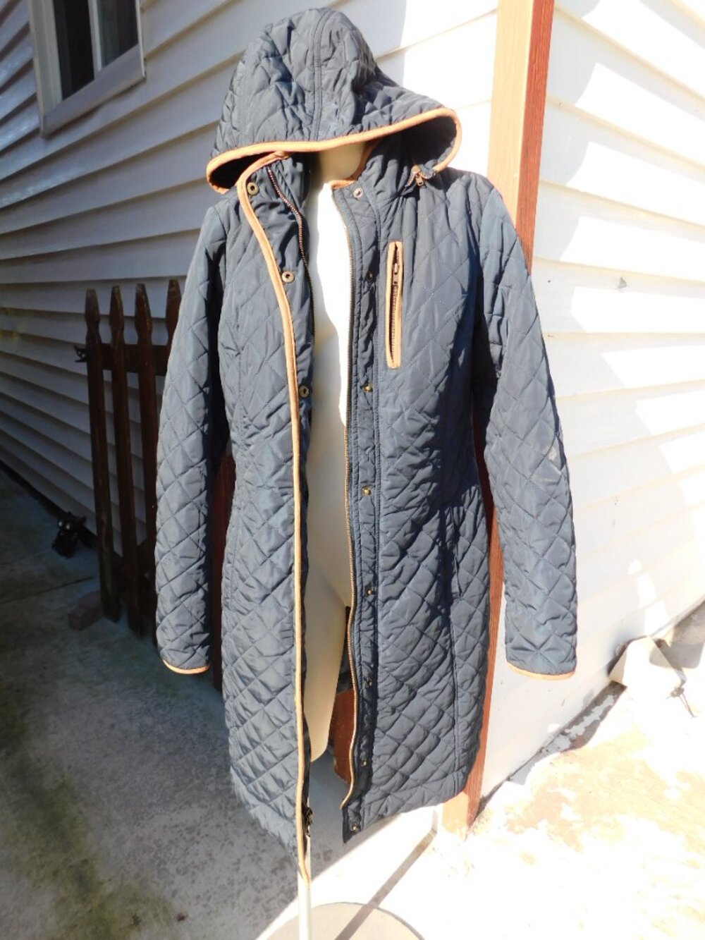 Orvis Black Quilted Hooded Puffy Coat sz XS